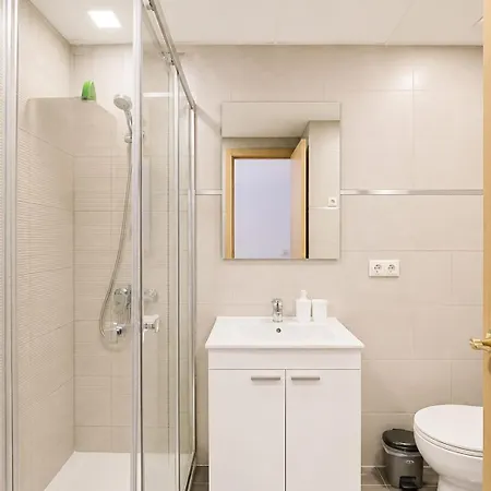 Apartament Vis112 - With Ac And Lift - 5 Min Walk To The Pedestrian Centre