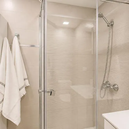 Vis112 - With Ac And Lift - 5 Min Walk To The Pedestrian Centre Apartament Torremolinos